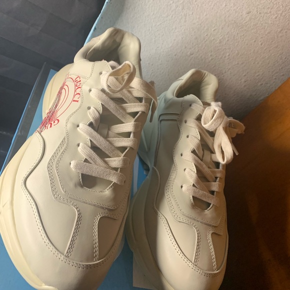 Gucci Sneakers Size 8 - Picture 2 of 3